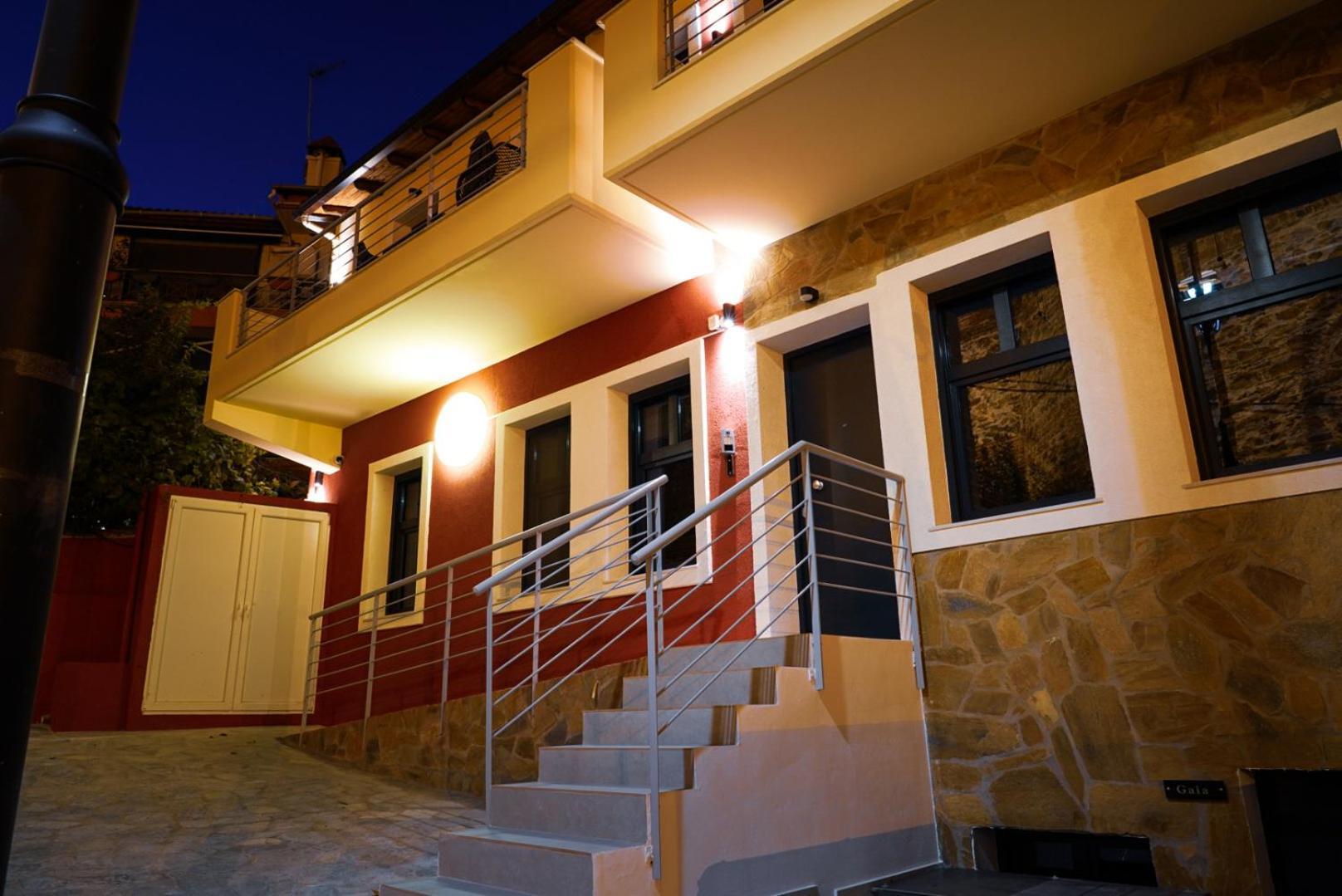 Beyond The Castle Apartment Thessaloniki Exterior photo