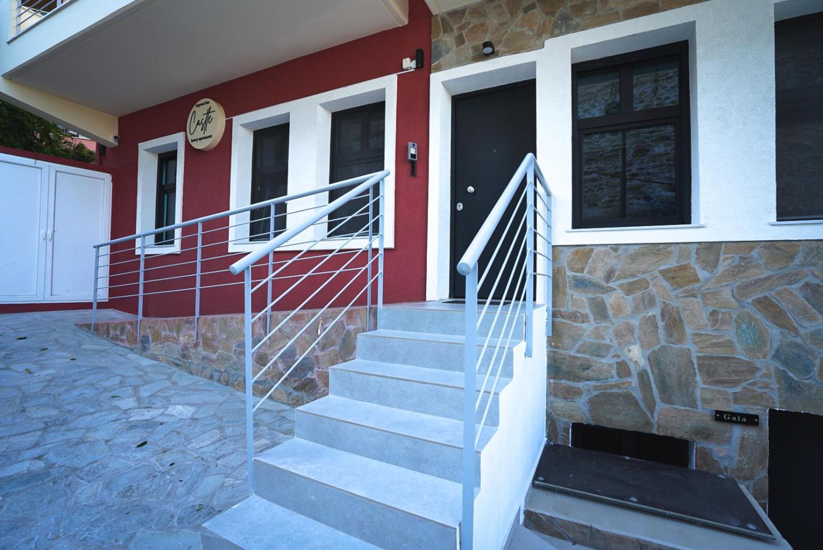 Beyond The Castle Apartment Thessaloniki Exterior photo